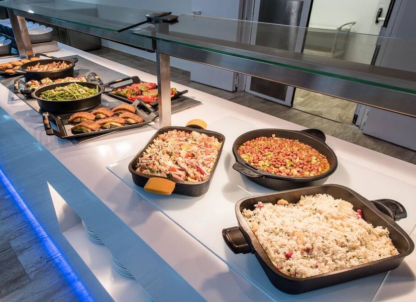 Buffet Photo