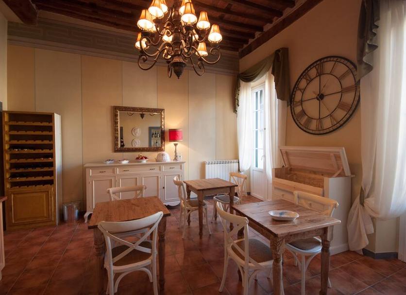 Dining room Photo