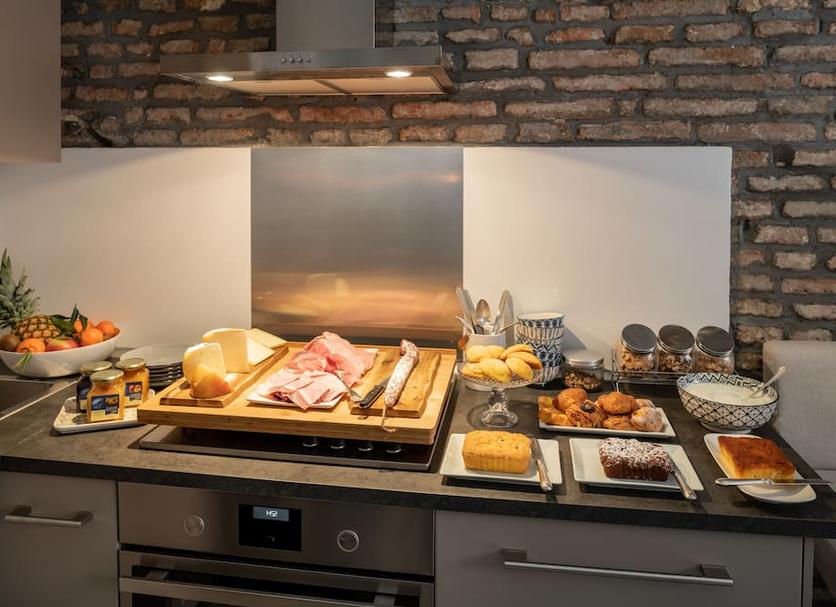 Buffet Photo