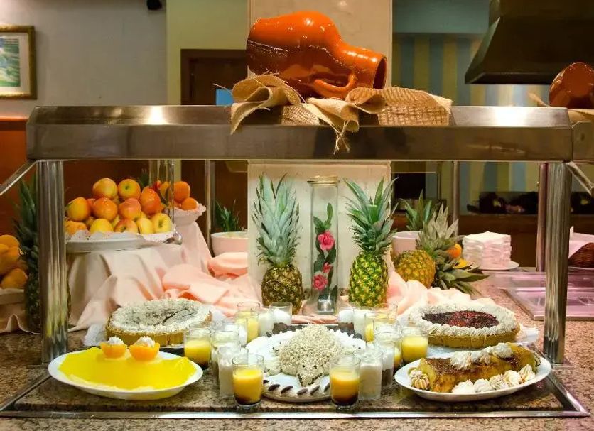 Buffet Photo