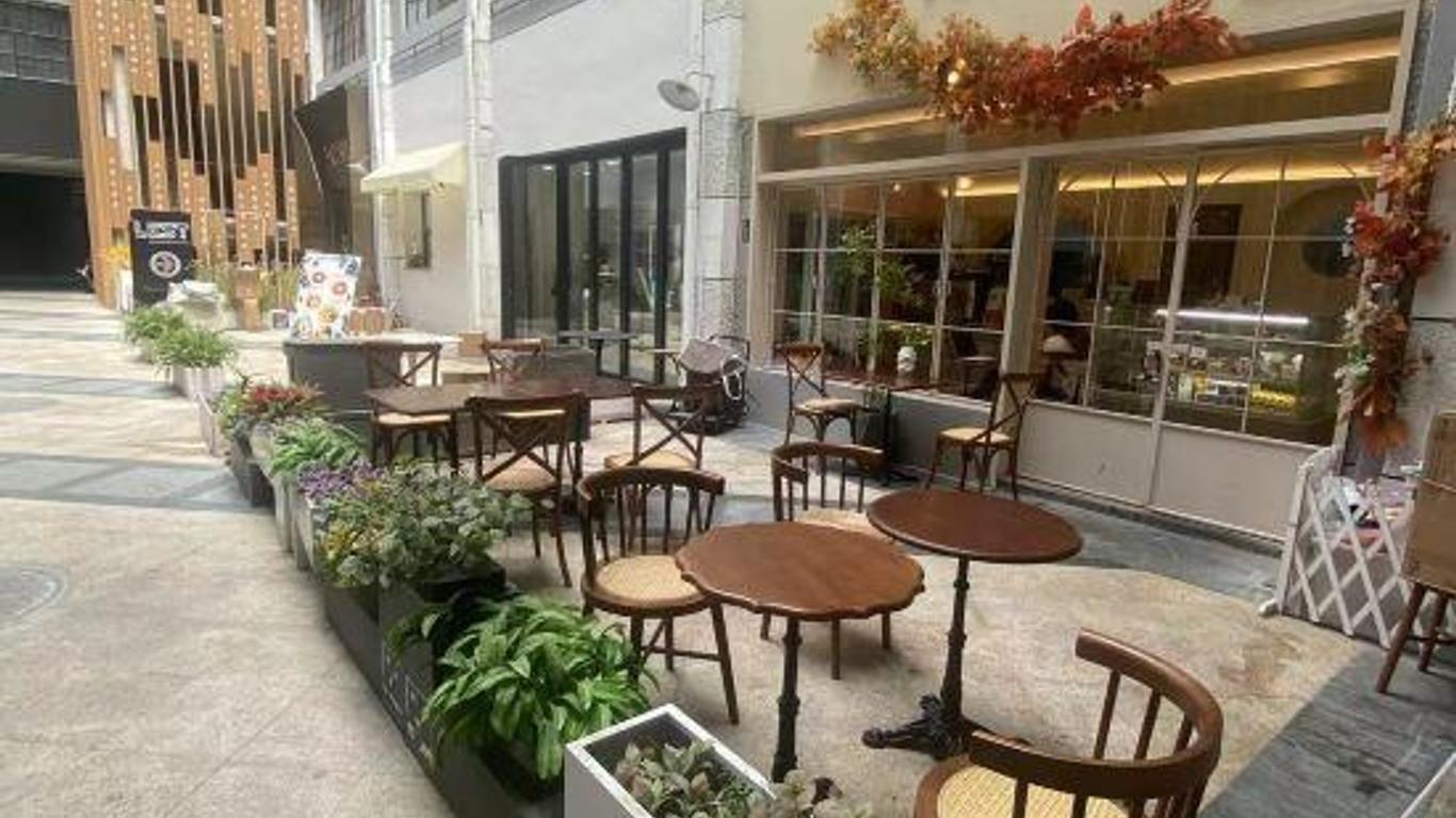China Elite Apartment Hotel
