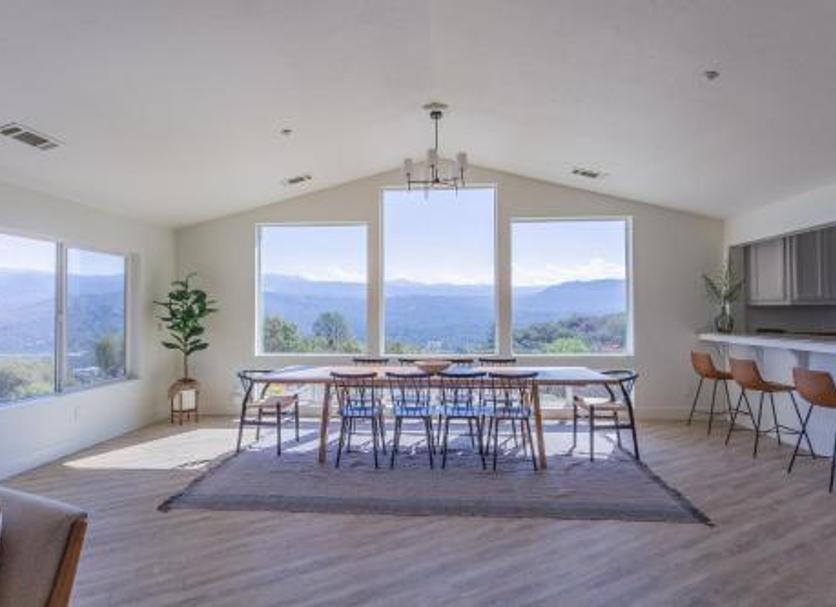 Dining room Photo