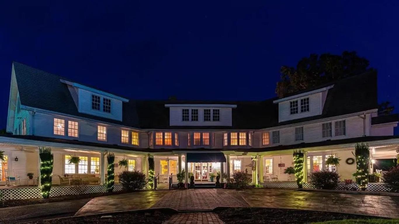 1913 Badin Inn