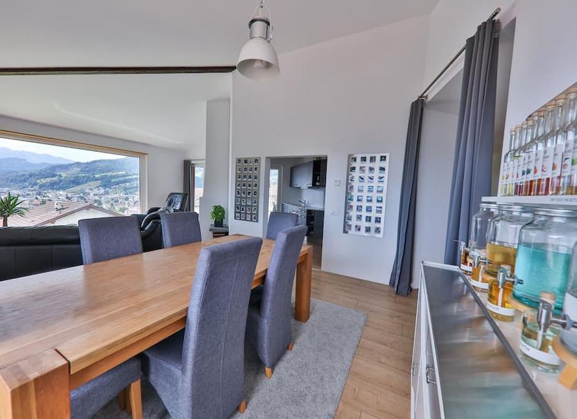 Dining room Photo