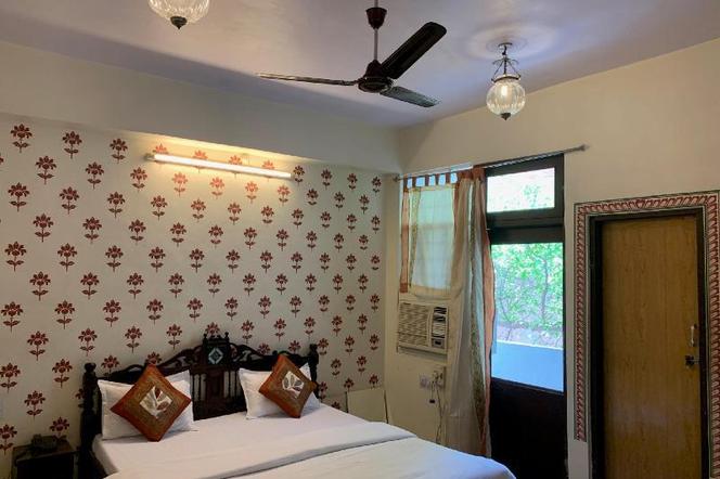 Vinayak Guest House