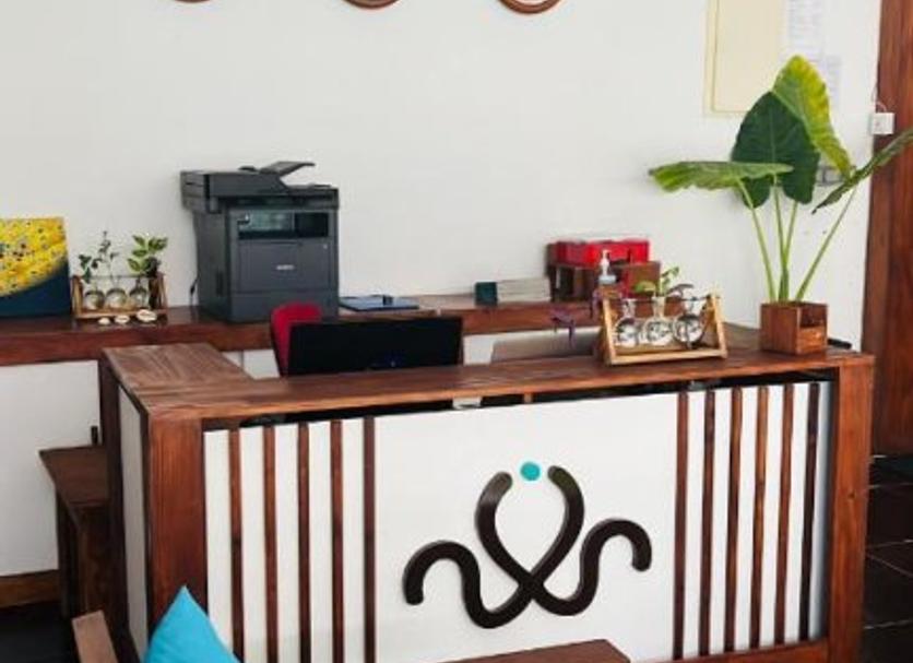 Front desk Photo