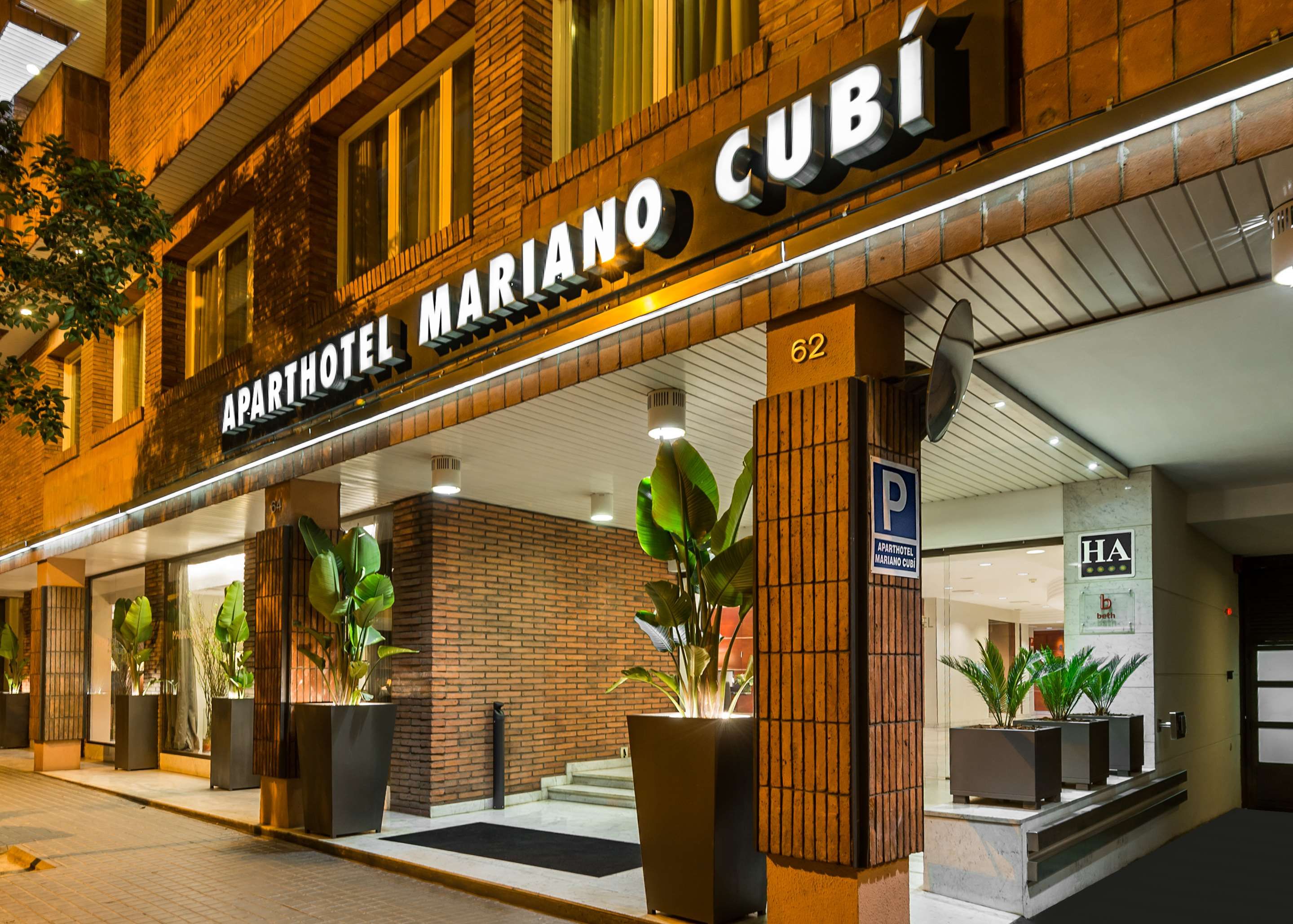Aparthotel Mariano Cubi Barcelona 68 Barcelona Hotel Deals Reviews Kayak