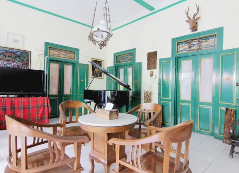 Dining room Photo
