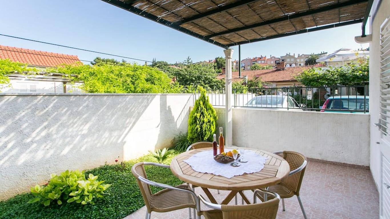 Apartments Miramare & Campara
