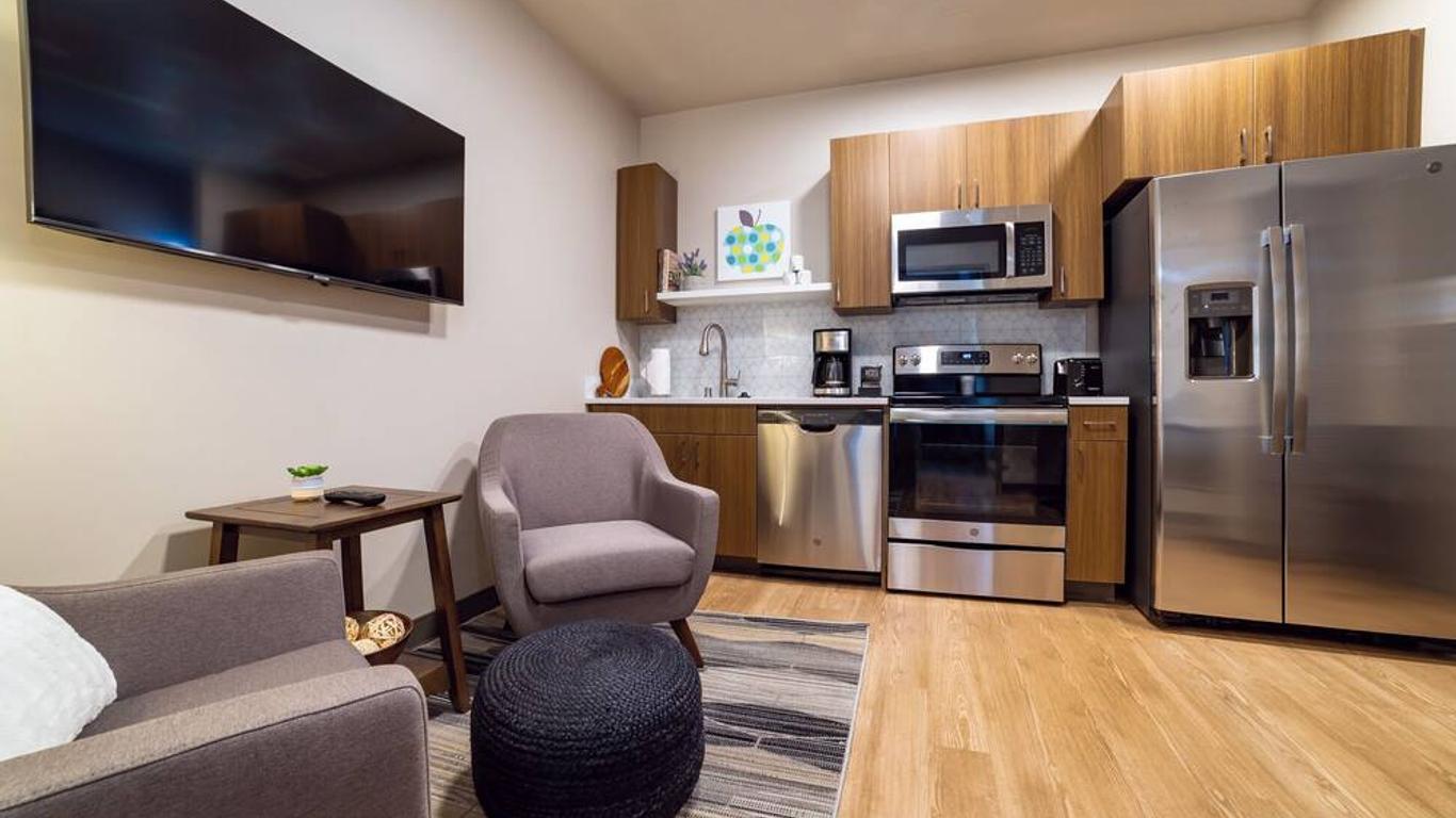 Riverfront Park Travel Apartments