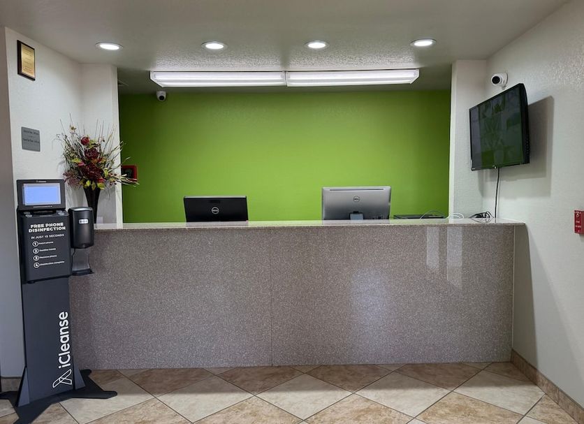Front desk Photo
