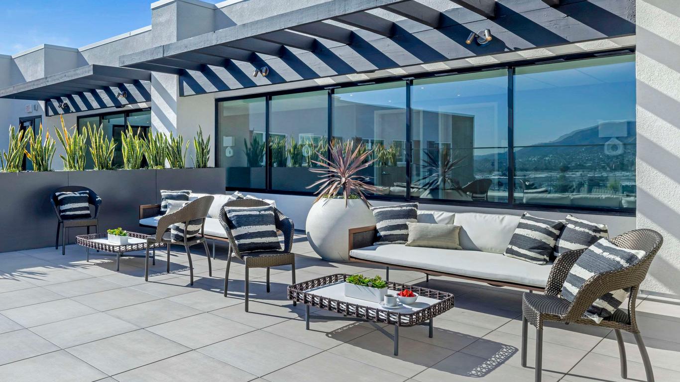 Cambria Hotel Burbank Airport
