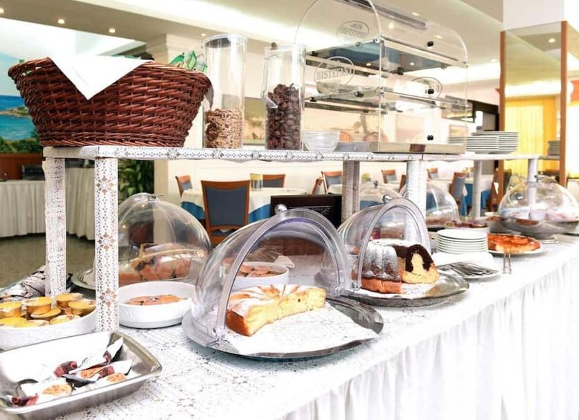 Buffet Photo