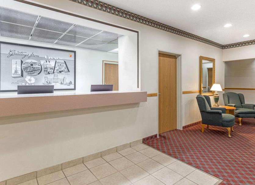 Front desk Photo