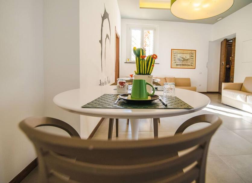 Dining room Photo