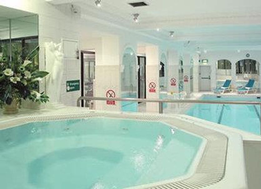 Britannia Stockport Hotel indoor pool and hot tub in Stockport
