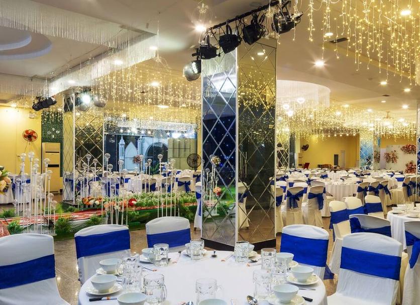 Banquet hall Photo