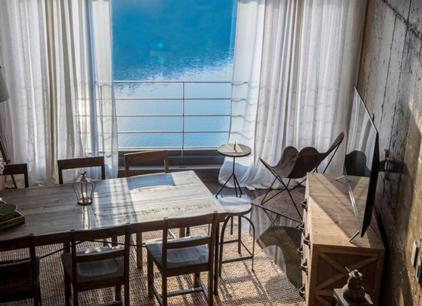 Dining room Photo