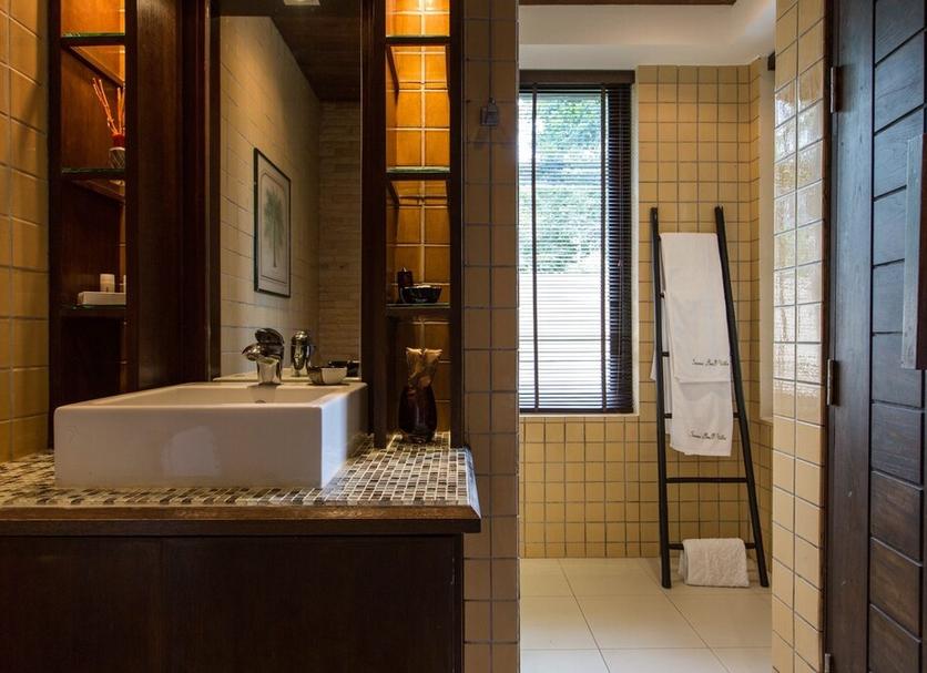Bathroom Photo