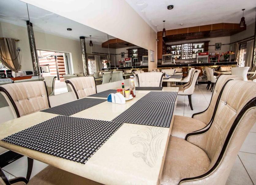 Restaurant Photo