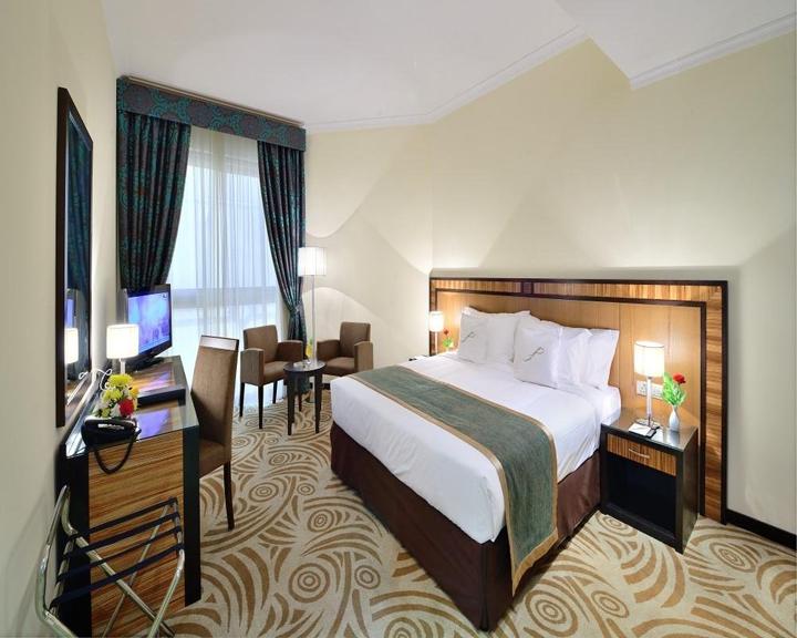 Al Majaz Premiere Hotel Apartments 71 1 1 3 Sharjah Hotel Deals Reviews Kayak