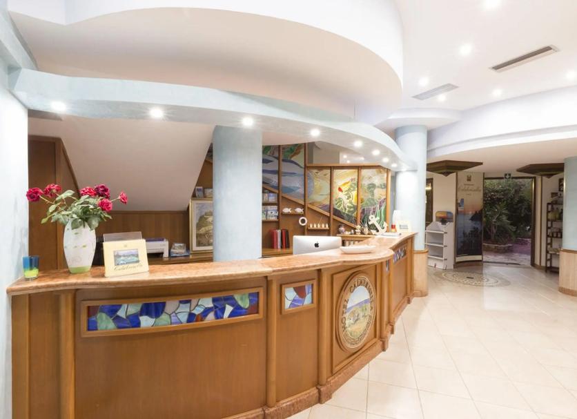 Front desk Photo