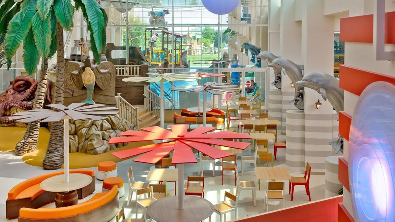 Explorers Hotel