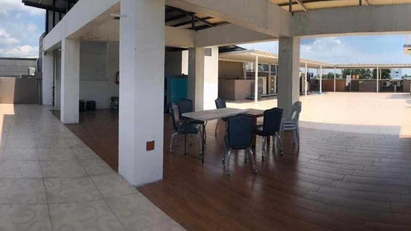 Golden Gate Suites