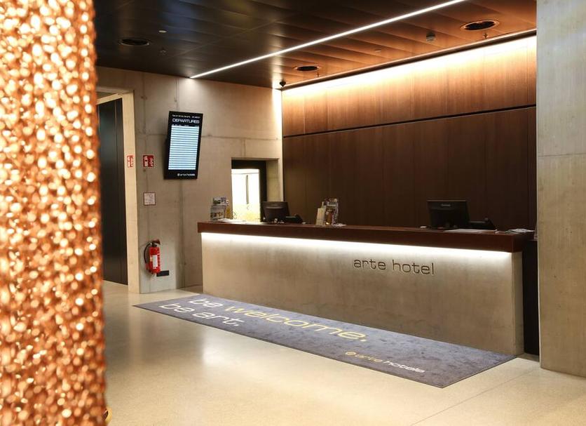 Front desk Photo