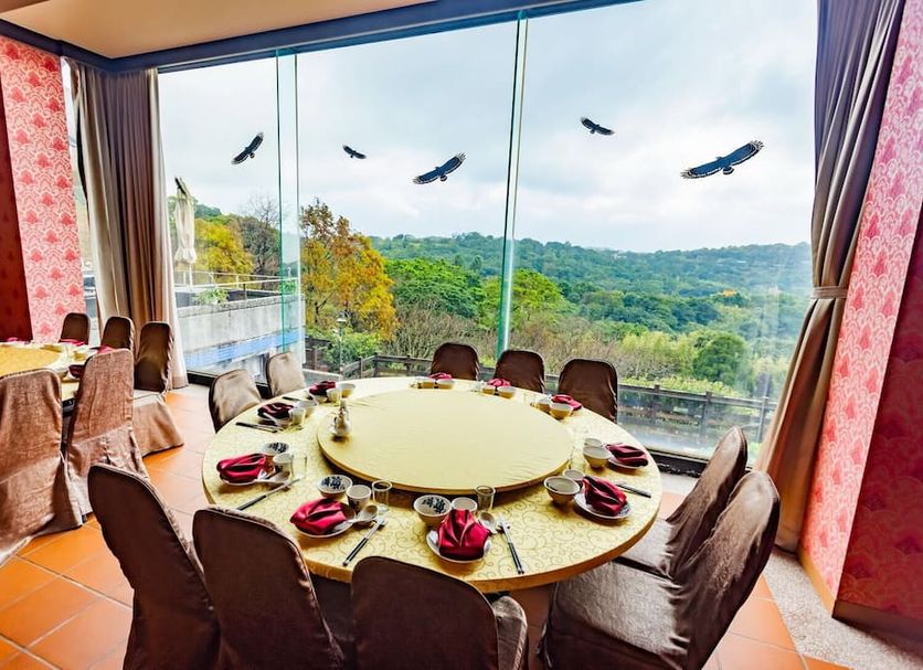 Yanmin Hot Spring Resort in Taipei City dining room with large window and mountain views
