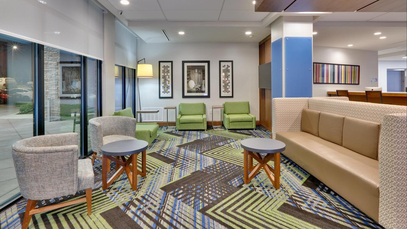 Holiday Inn Express & Suites Fort Worth North - Northlake