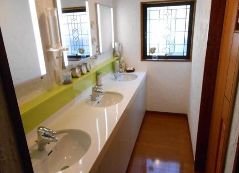 Bathroom Photo