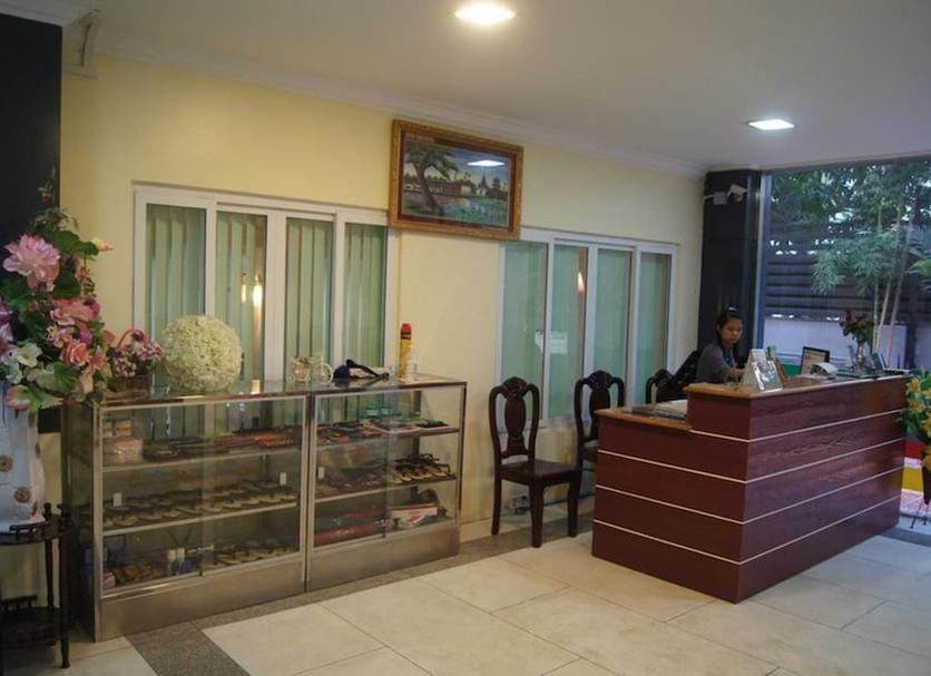 Front desk Photo