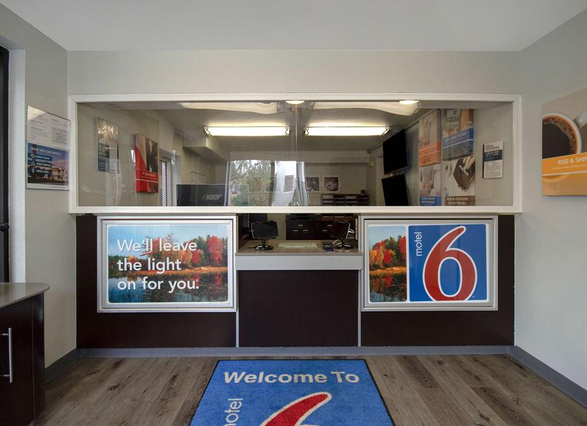 Front desk Photo