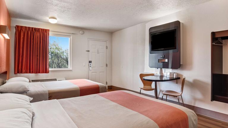 Motel 6 Youngstown, OH $52. Youngstown Hotel Deals & Reviews - KAYAK