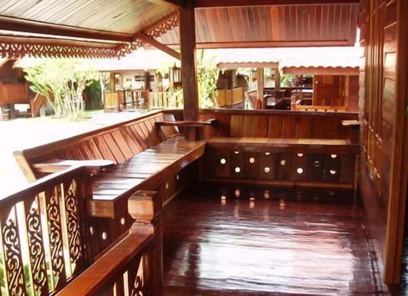 Bar Photo
