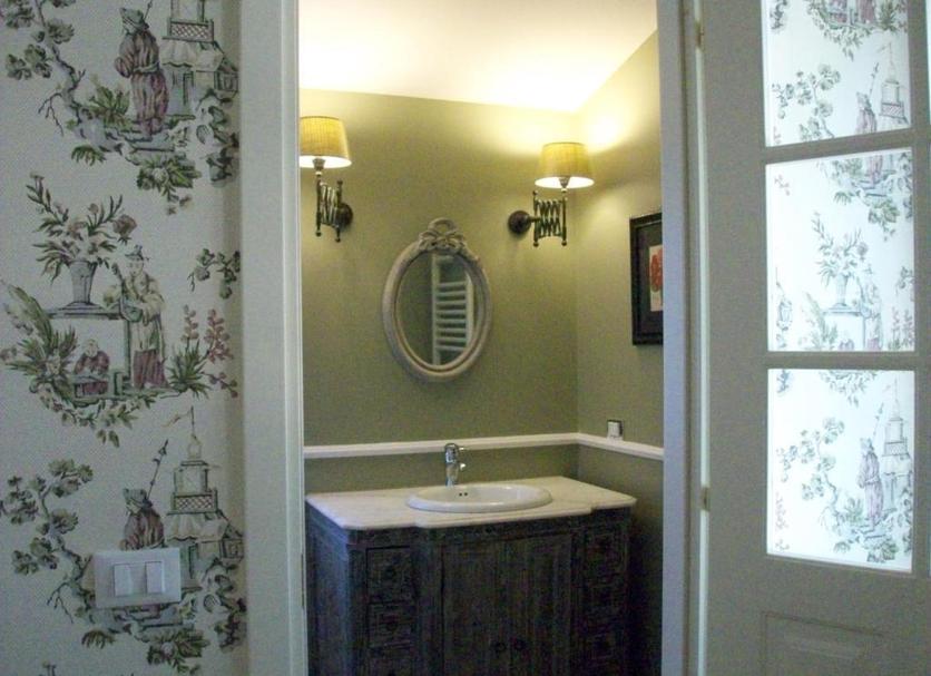 Bathroom Photo