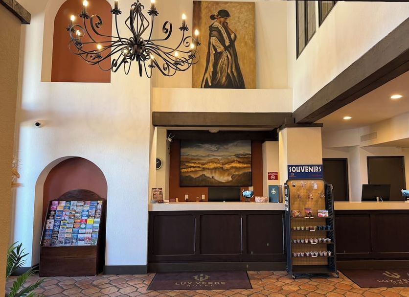 Front desk Photo