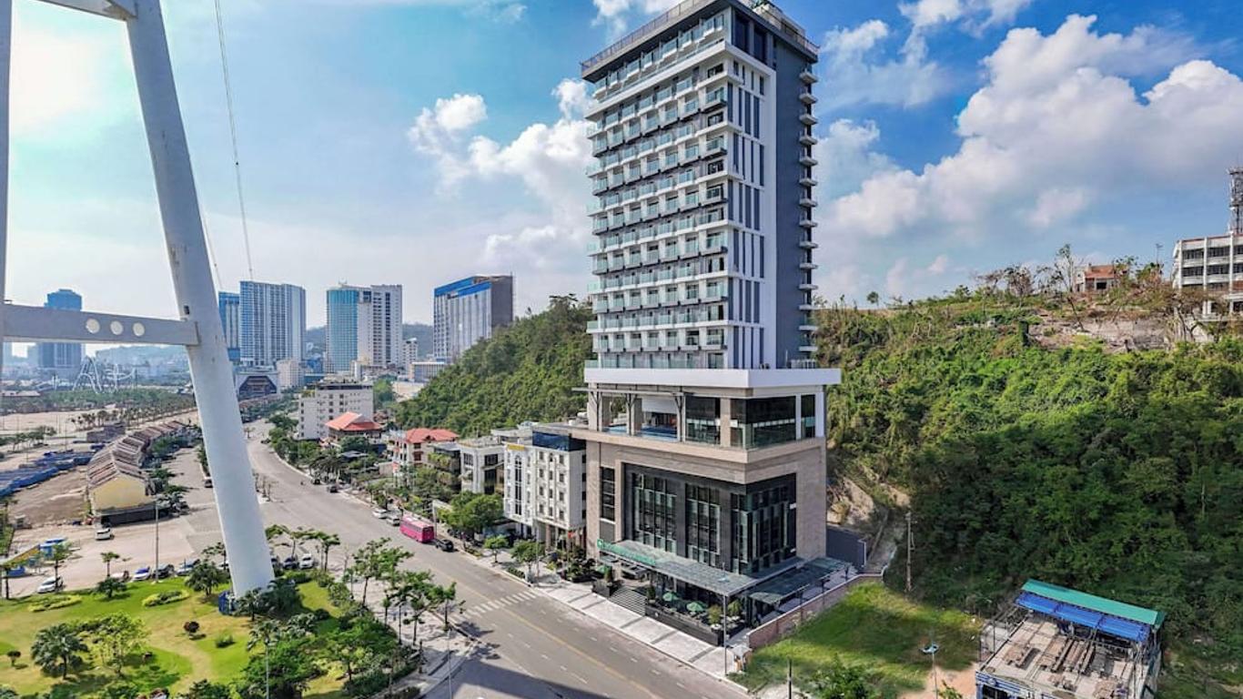 Wyndham Garden Legend Halong