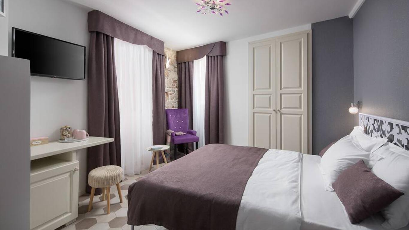 Noemi's Rooms