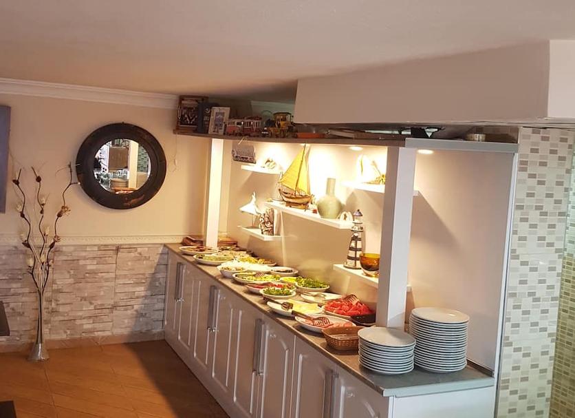 Buffet Photo