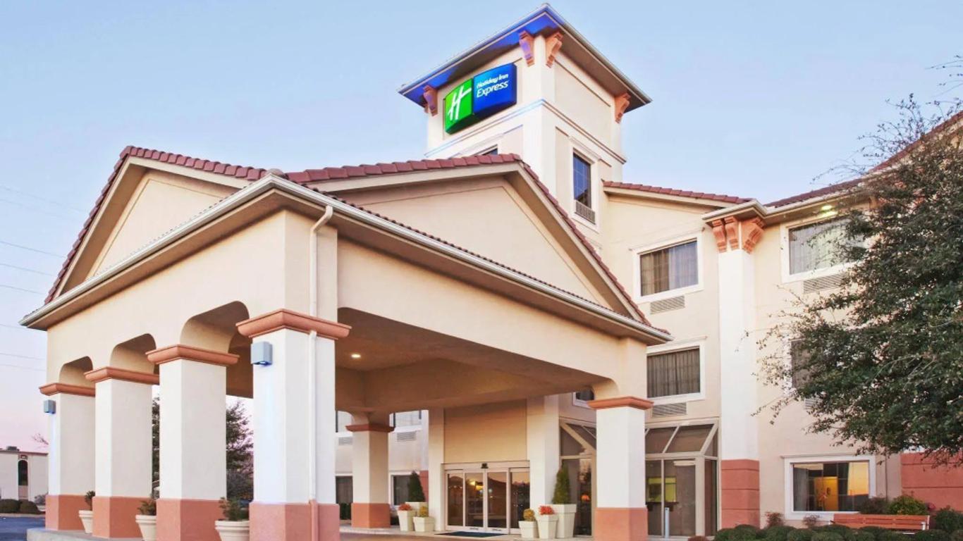 OYO Townhouse Oklahoma City Airport