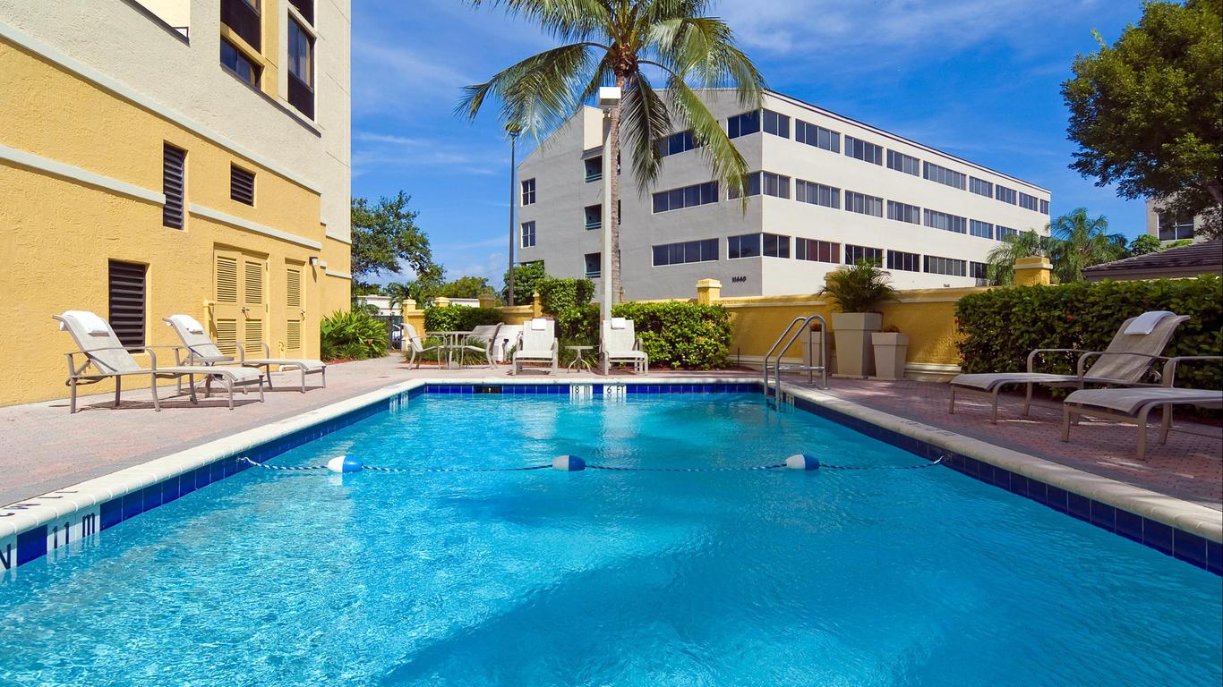 Holiday Inn Express & Suites Kendall East - Miami