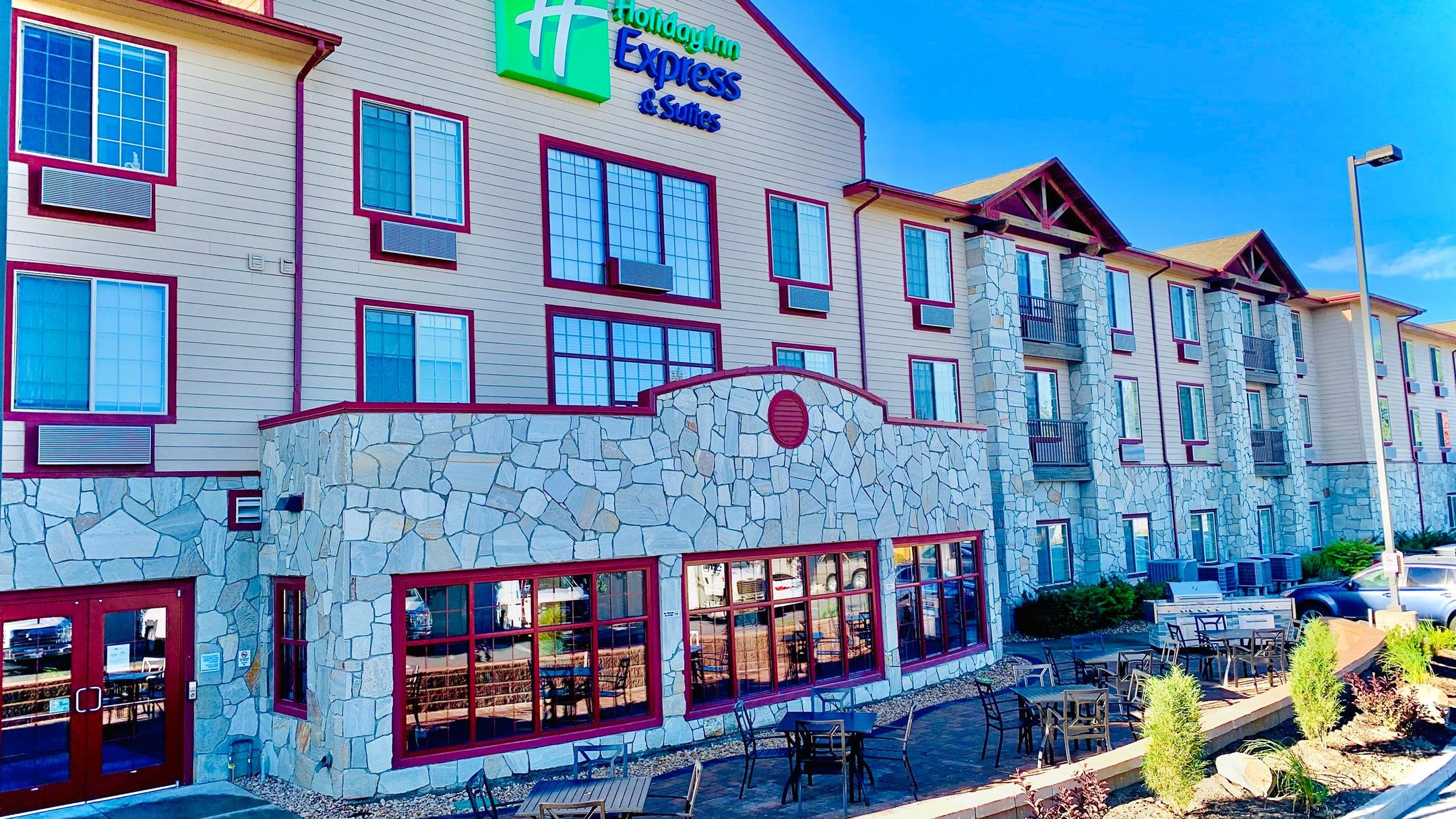 Holiday Inn Express & Suites Cheney from 126. Cheney Hotel Deals
