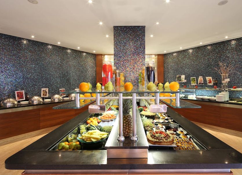 Buffet Photo