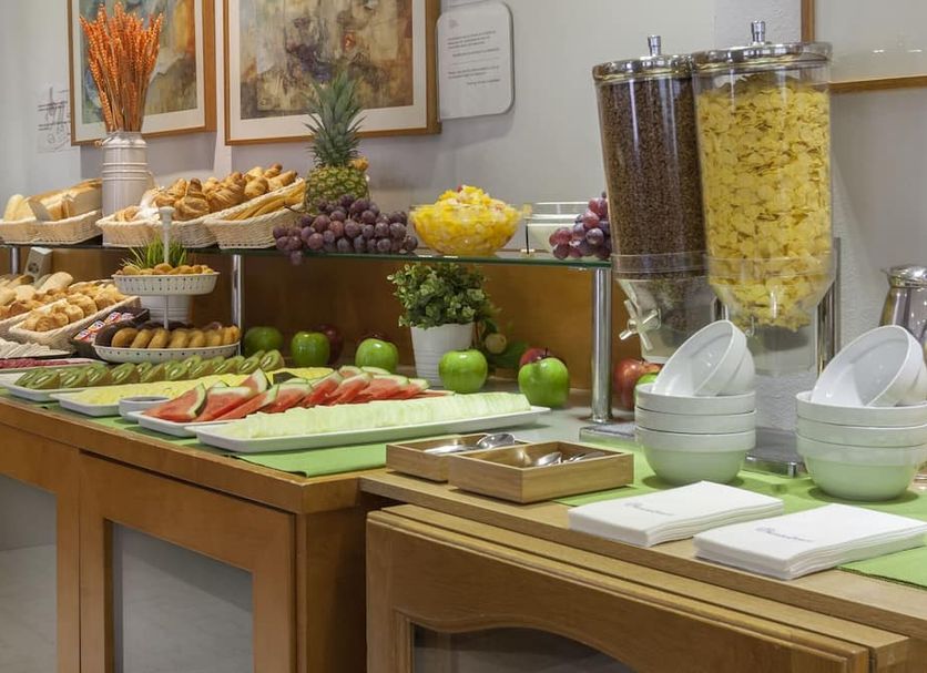 Buffet Photo