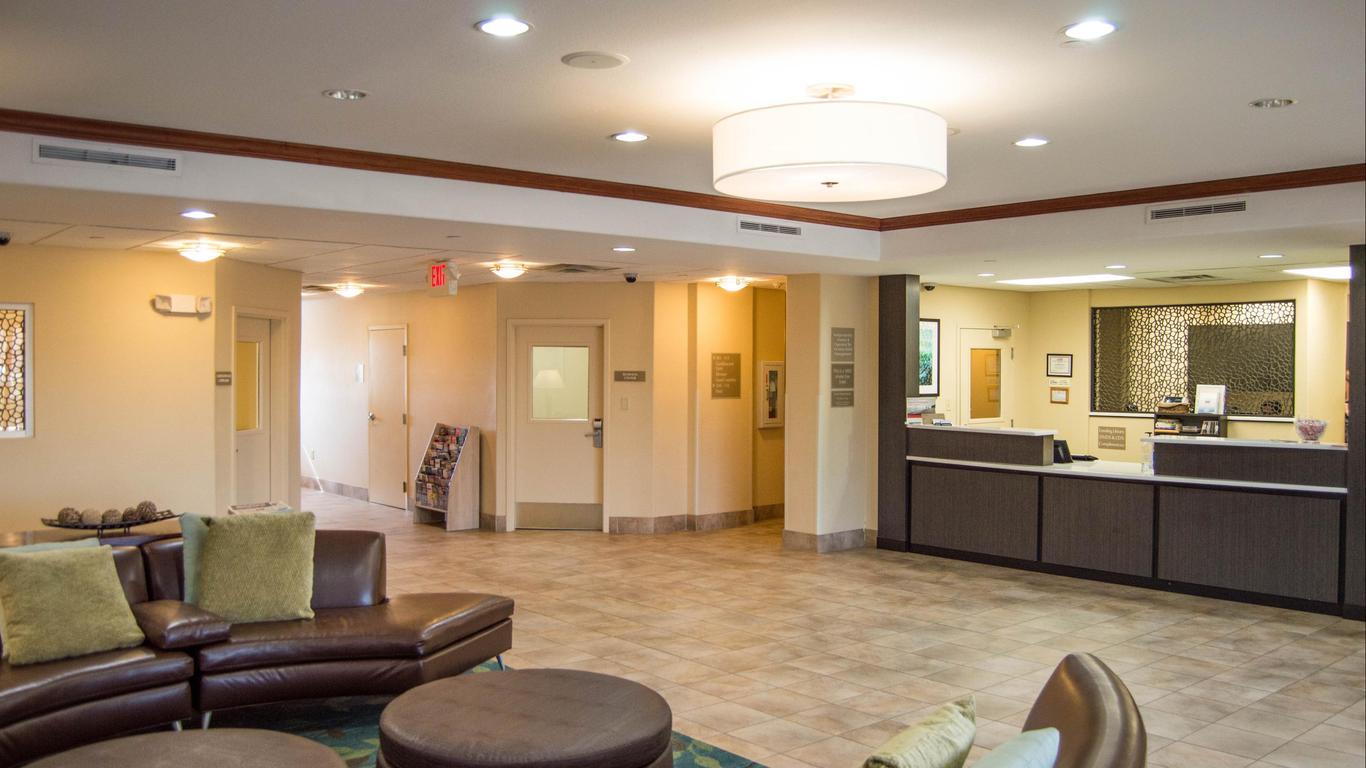 Candlewood Suites Victoria