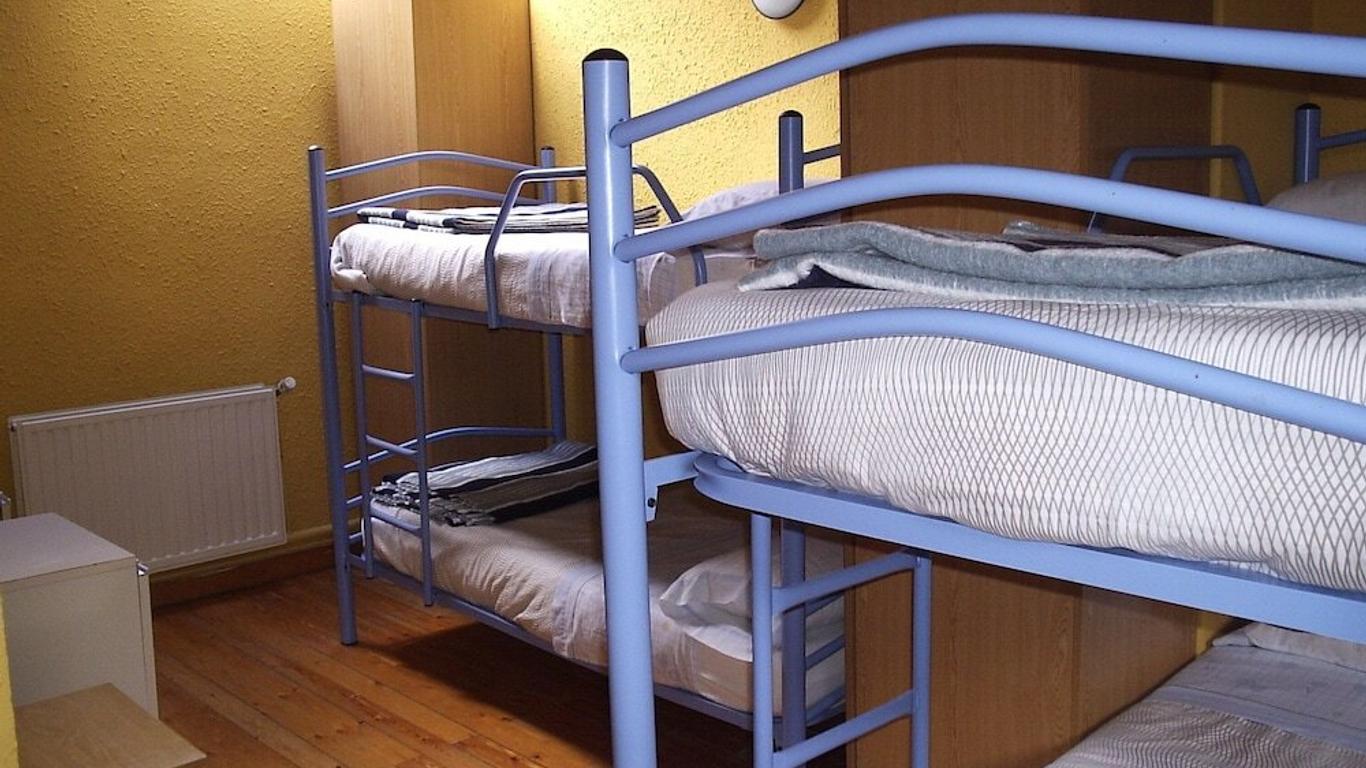 Albergue Juvenil De Bustiello