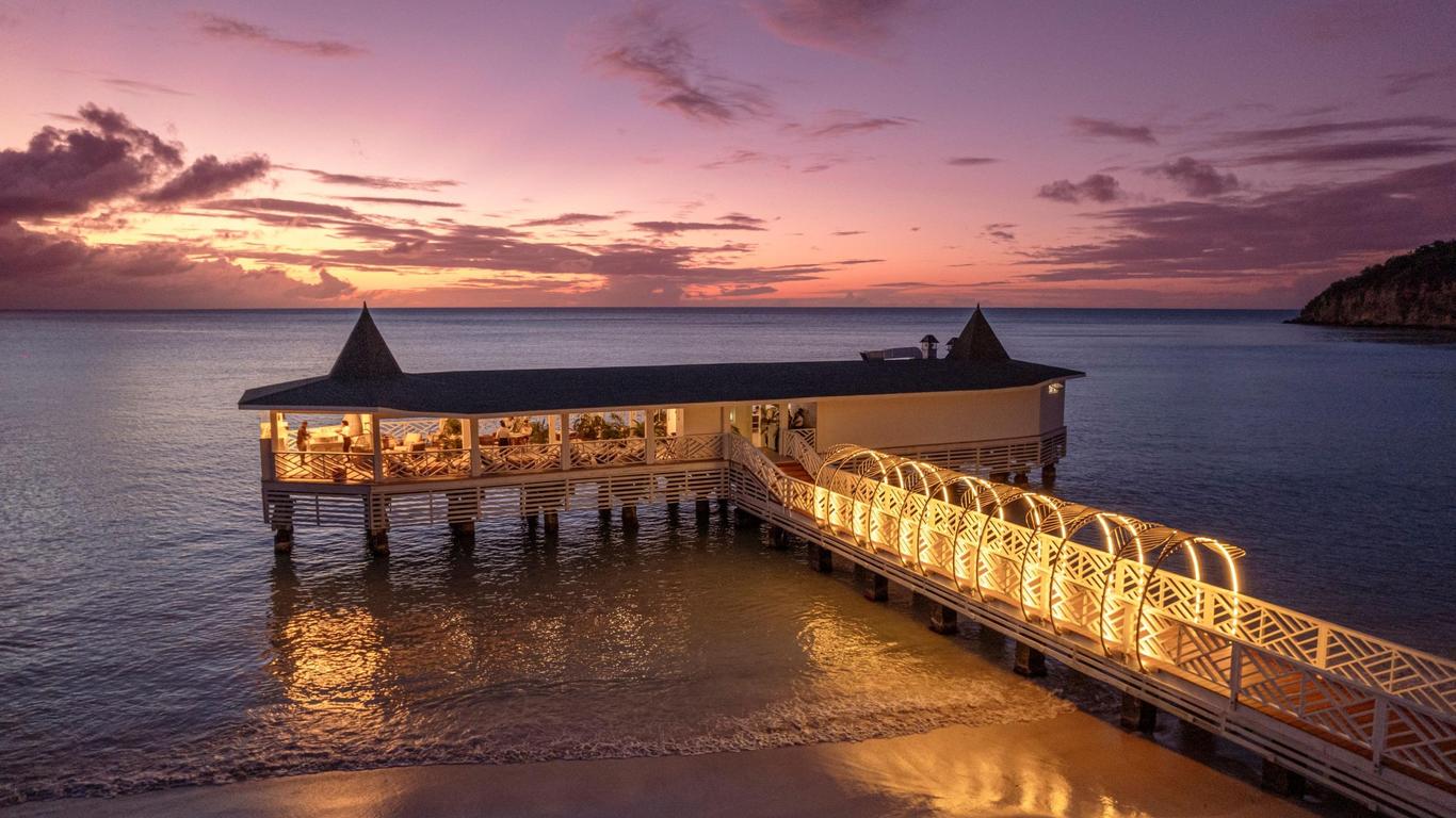 Royalton Chic Antigua