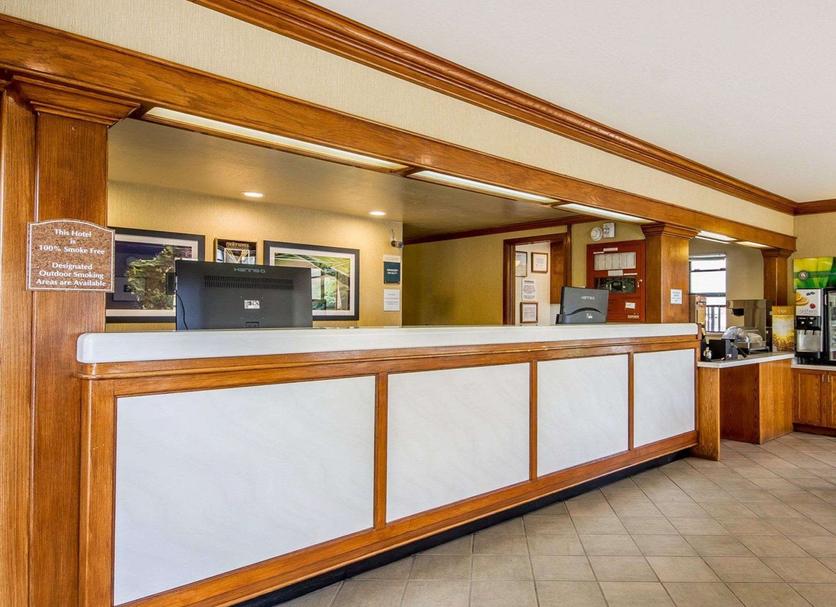 Front desk Photo